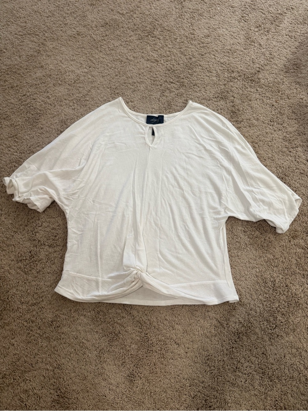 Daytrip Buckle Women's White Knot-Hem Short Sleeve Top